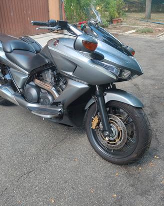 Moto Honda DN-01