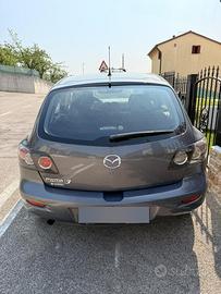 Mazda tre