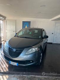 Lancia Ypsilon 1.3 MJT 16V 95 CV 5 porte S&S S Mom