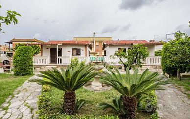 Villa Unifamiliare a Fiumicino 6 locali