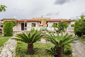 Villa Unifamiliare a Fiumicino 6 locali