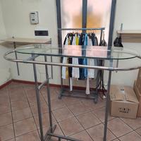 Arredamento negozio abigliamento e vestiti