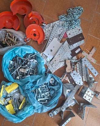 Lotto Ferramenta Mista: Staffe, Bulloneria, Catena