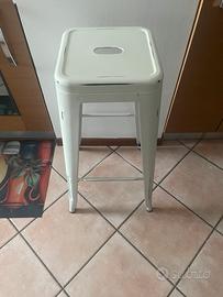 Sgabello alto in metallo bianco stile industriale