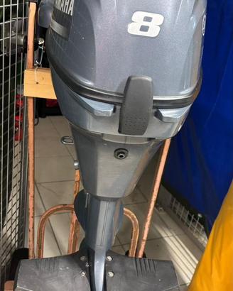 Fuoribordo Yamaha 8cv 4t come nuovo con accessori