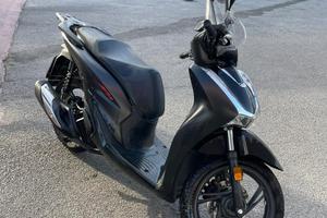 Honda sh 125 sport