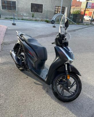 Honda sh 125 sport