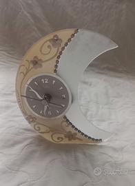 Orologio da tavolo a forma di luna