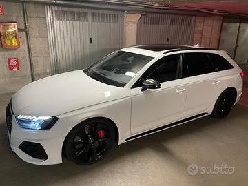 AUDI RS4 - 2/2020 full-garanzia AUDI fino 2028