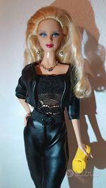 Barbie con abbigliamento ooak