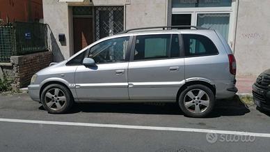 Opel Zafira 2.2 TD 7 POSTI