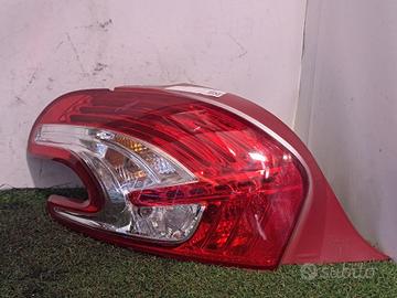 STOP FANALE POSTERIORE SINISTRO PEUGEOT 208 Serie