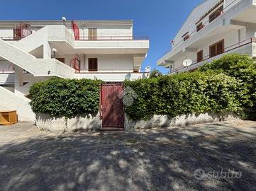 3 LOCALI A BELVEDERE MARITTIMO