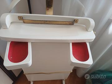 due appendi abiti da casa in legno vintage