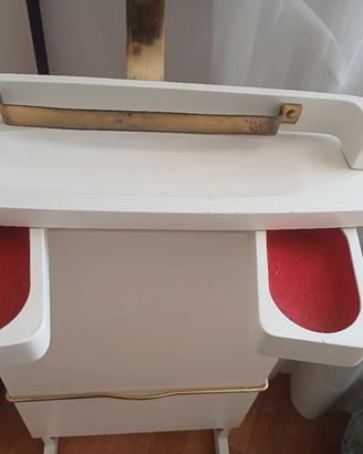 due appendi abiti da casa in legno vintage