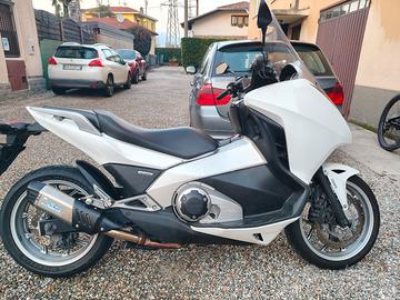 Honda integra 700 dct 