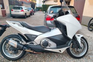 Honda integra 700 dct 