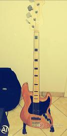 Basso elettrico con amplificatore