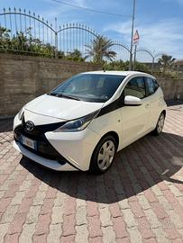 Toyota Aygo 1.0 VVT-i 69 CV 5 porte x-cool