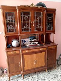 Credenza antica