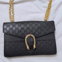 Borsa tracolla di tendenza alla moda 