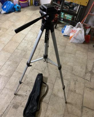 Tre piedi professionale per fotocamera