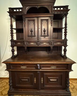 Credenza antica