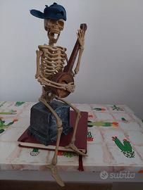 Scheletro con Banjo, con Luce, Suono e Movimento