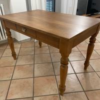 Tavolo da pranzo stile retro