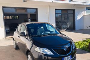 Lancia Ypsilon 1.2 69 CV 5 porte Platinum