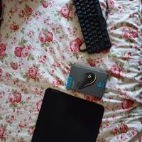 tastiera e mouse e tappetino