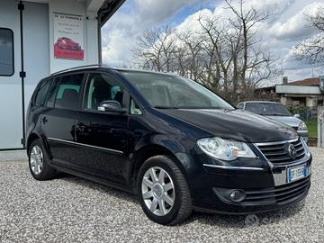 Volkswagen Touran 2.0 16V TDI DSG Trendline