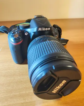 Nikon D5200 con obbiettivo Nikkor 18-105mm