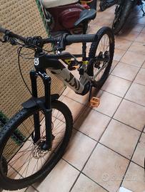 e bike Husqvarna HC1