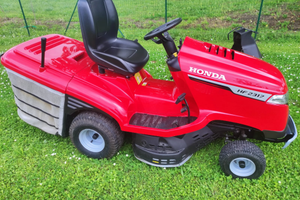 Trattorino tagliaerba honda 17 cavalli come nuovo
