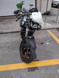BMW F800R 2010 incidentato