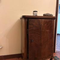Mobiletto per la casa