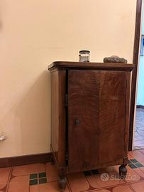 Mobiletto per la casa