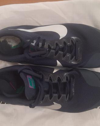 Scarpe da atletica chiodate