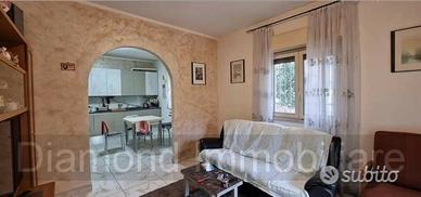 Appartamento 4 vani con garage a Riposto