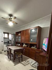 Mobile soggiorno in legno di ciliegio