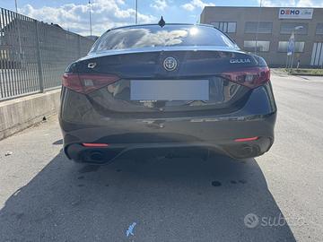 Alfa Romeo Giulia 2.2JTDm 210cv