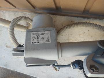 Pistoni cancello automatico Vimar doppia anta