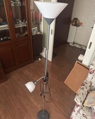 Lampada con due luci di cui una regolabile