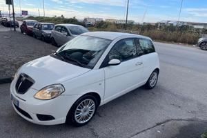 Lancia Y