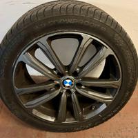 4 cerchi in lega 18" con pneumatici da neve NOKIAN