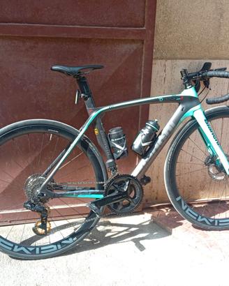 Bianchi oltre xr3 carbon