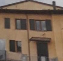 Villetta centrale terra-cielo