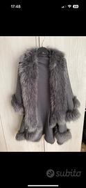 Scialle coprispalle con finta pelliccia