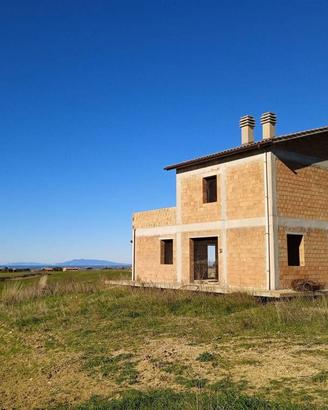 Rustico / Casale di 280 m² con più di 5 locali a T